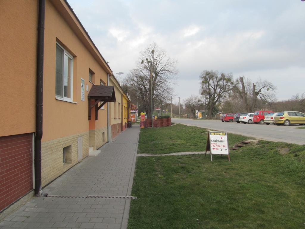 V Aleji - ubytování v soukromí Valtice Esterno foto